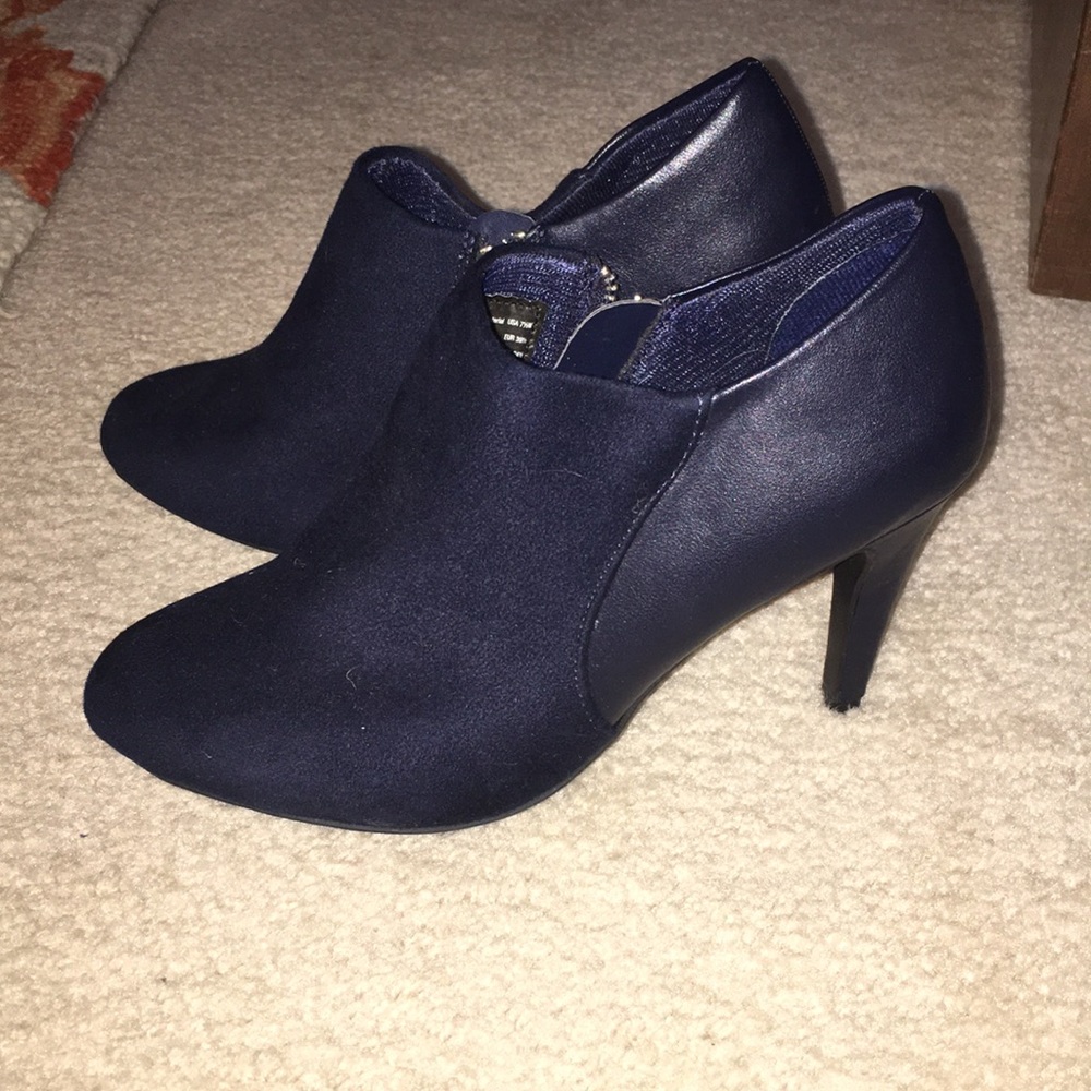 Heeled booties